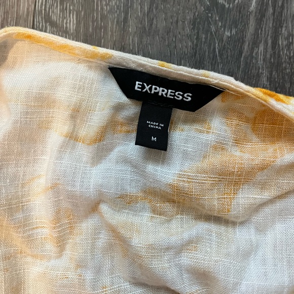 Express Yellow and White Floral Linen Vacation Set - Picture 3 of 6